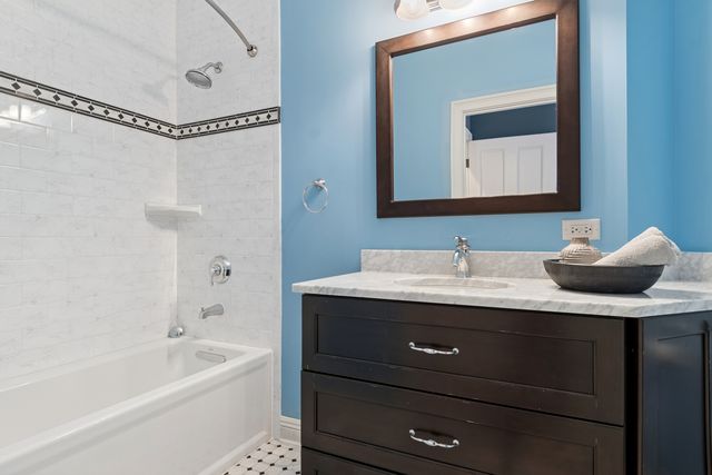 203 S Columbia Street, Naperville, IL 60540