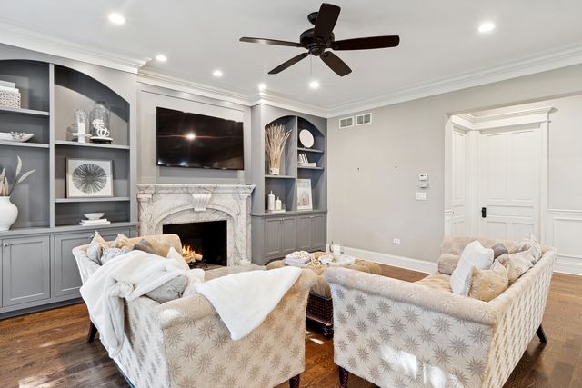 203 S Columbia Street, Naperville, IL 60540