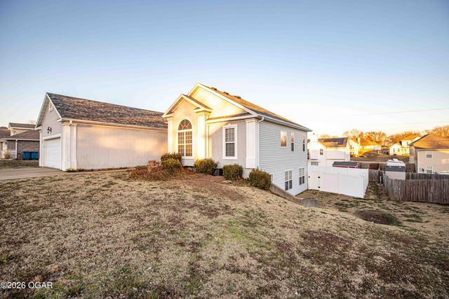 307 Ashmore Street, Carl Junction, MO 64834