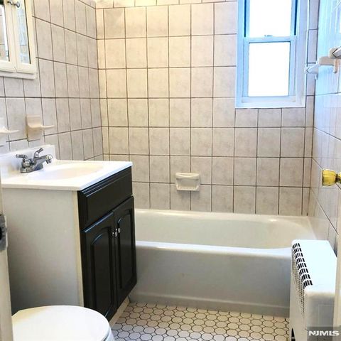 460 Clubway 43, Hackensack, NJ 07601