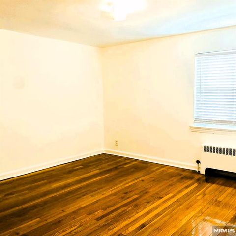 460 Clubway 43, Hackensack, NJ 07601