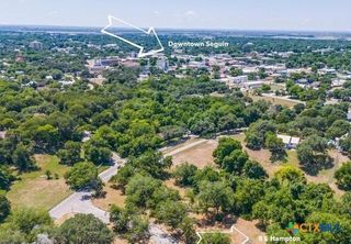 8 E Hampton Drive, Seguin, TX 78155