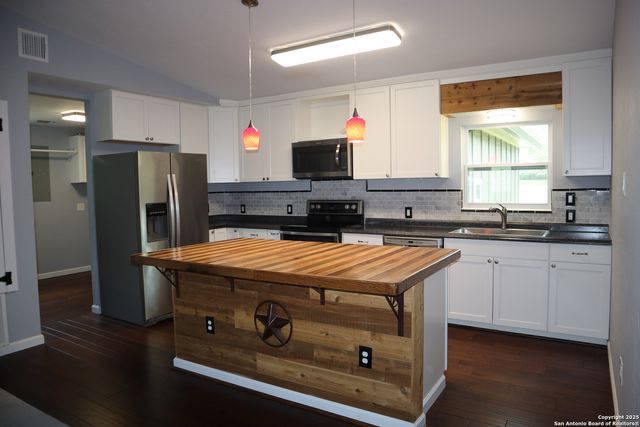 97 Segner, Fredericksburg, TX 78624