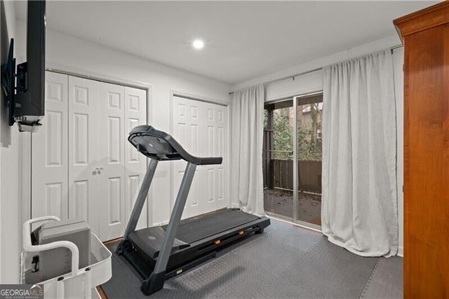 16 Ivy Ridge NE, Atlanta, GA 30342