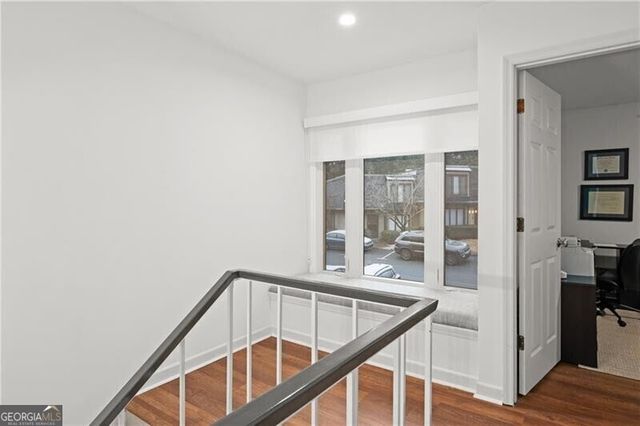 16 Ivy Ridge NE, Atlanta, GA 30342
