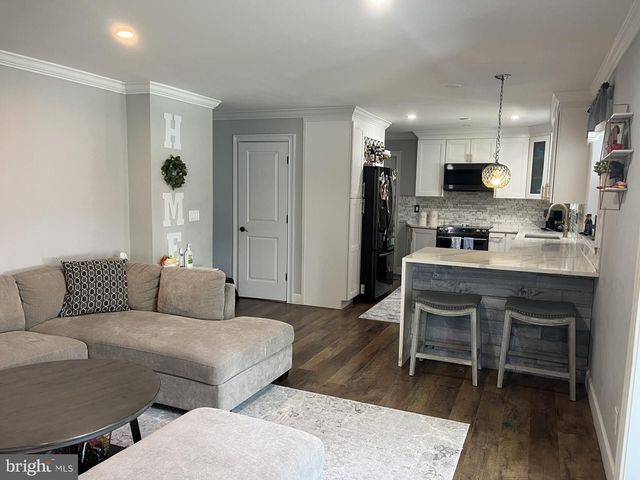 2 LEE CT, Marlton, NJ 08053