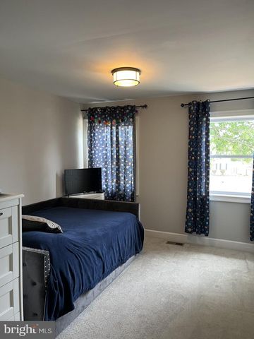 2 LEE CT, Marlton, NJ 08053