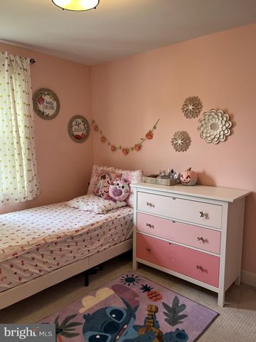 2 LEE CT, Marlton, NJ 08053