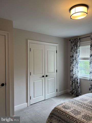 2 LEE CT, Marlton, NJ 08053