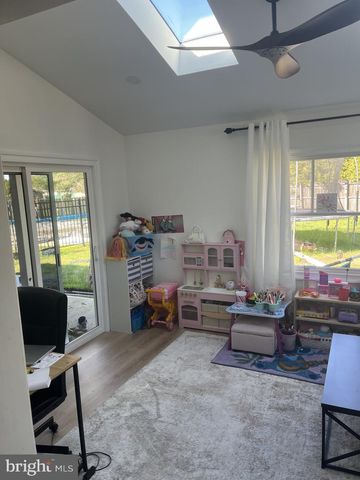2 LEE CT, Marlton, NJ 08053