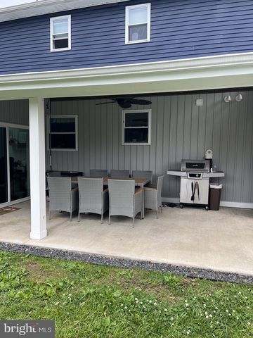 2 LEE CT, Marlton, NJ 08053