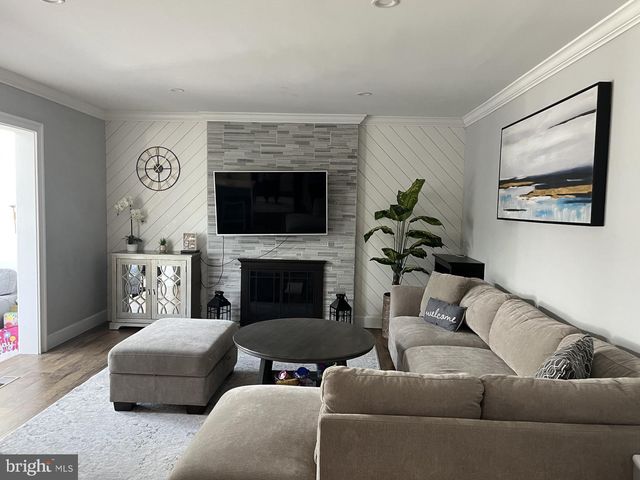 2 LEE CT, Marlton, NJ 08053