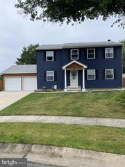 2 LEE CT, Marlton, NJ 08053