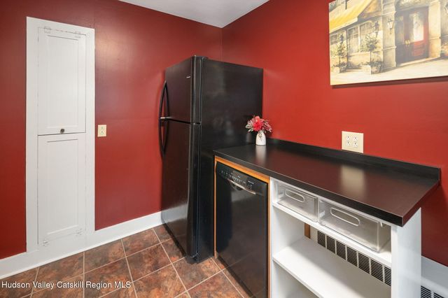 784 6th Avenue, Troy, NY 12180