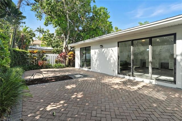 721 9th ST S # 4, Naples, FL 34102