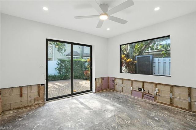 721 9th ST S # 4, Naples, FL 34102