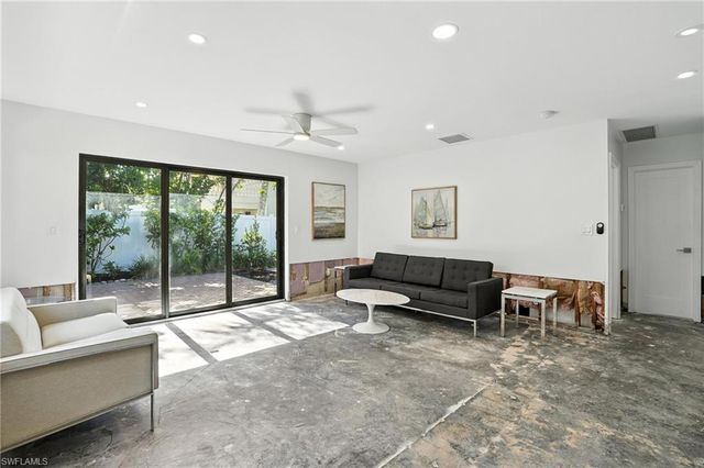 721 9th ST S # 4, Naples, FL 34102