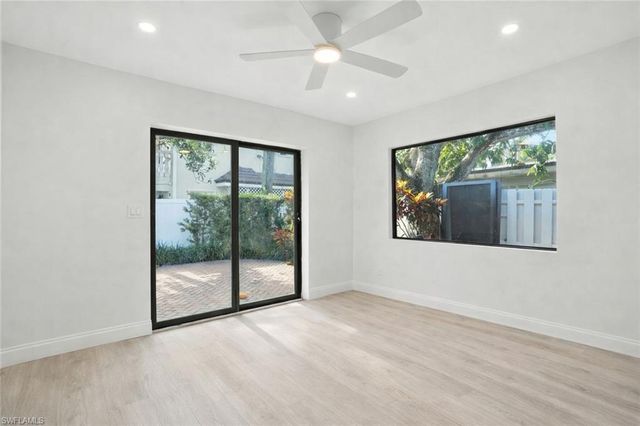 721 9th ST S # 4, Naples, FL 34102