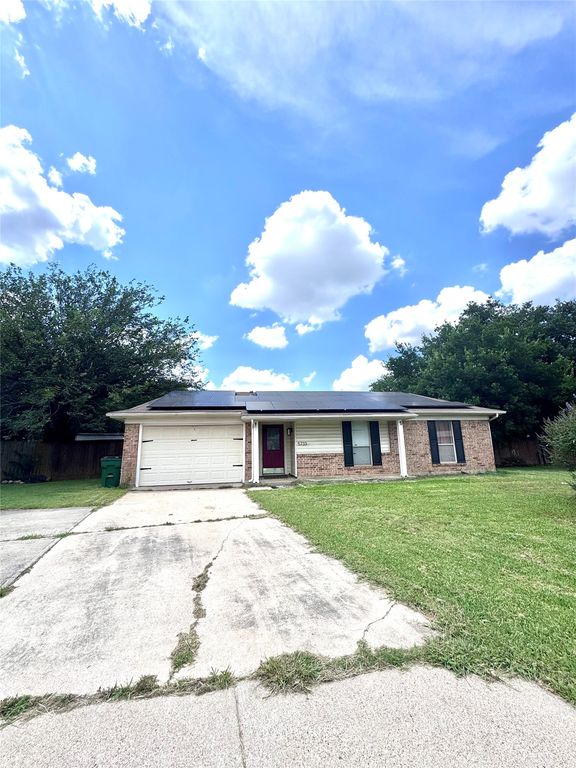 5733 Judie Court, Haltom City, TX 76148