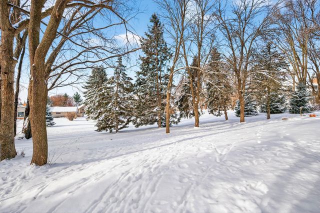 1871 Chardel Court, West Saint Paul, MN 55118