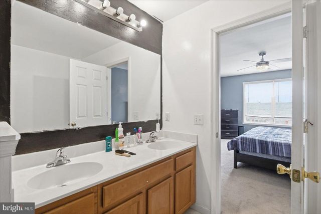 86 SMYRNA AVE, Clayton, DE 19938