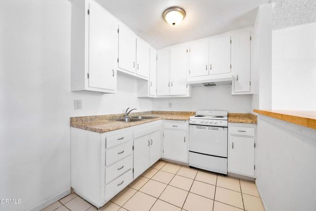 13040 Dronfield Avenue 3, Los Angeles, CA 91342