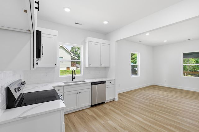 706 Gray St Street, Woodruff, SC 29388