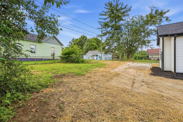 706 Gray St Street, Woodruff, SC 29388