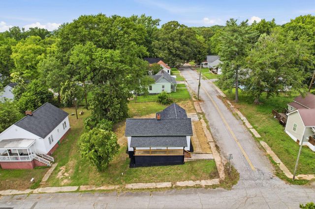 706 Gray St Street, Woodruff, SC 29388
