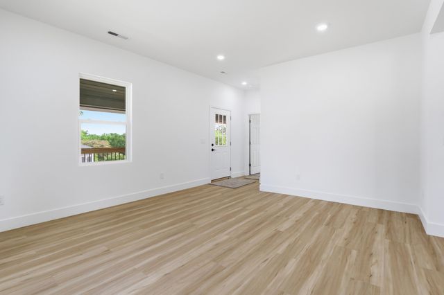 706 Gray St Street, Woodruff, SC 29388