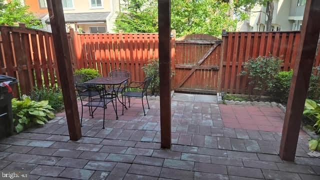 1421 BLUEMONT CT, Herndon, VA 20170