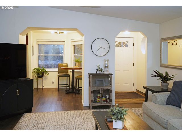 14996 S BLUE VISTA Dr, Oregon City, OR 97045