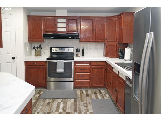 14996 S BLUE VISTA Dr, Oregon City, OR 97045