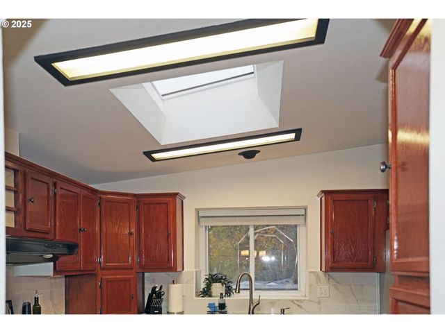 14996 S BLUE VISTA Dr, Oregon City, OR 97045