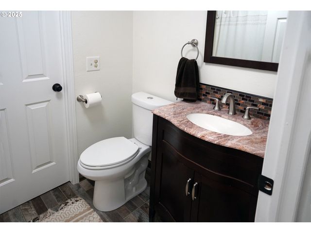 14996 S BLUE VISTA Dr, Oregon City, OR 97045