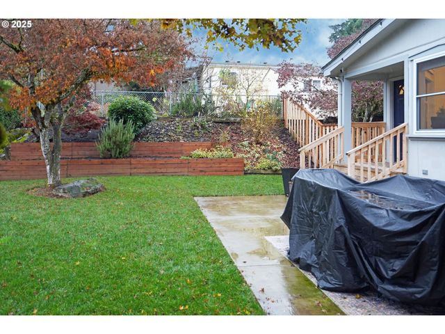 14996 S BLUE VISTA Dr, Oregon City, OR 97045