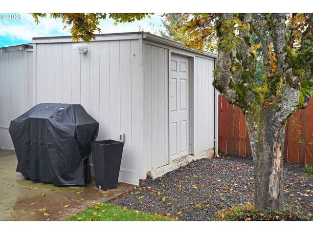 14996 S BLUE VISTA Dr, Oregon City, OR 97045