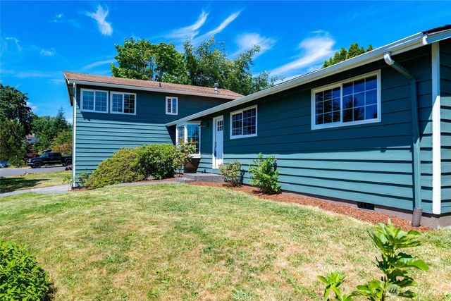 2346 Pine Drive, Ferndale, WA 98248