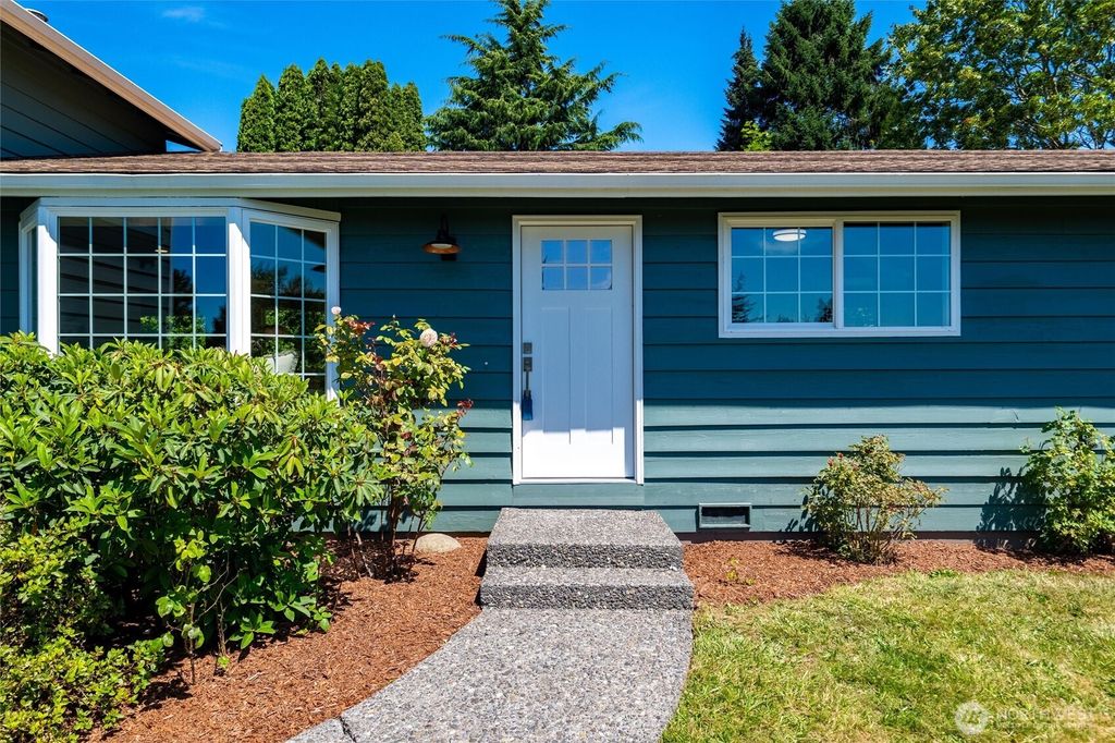2346 Pine Drive, Ferndale, WA 98248