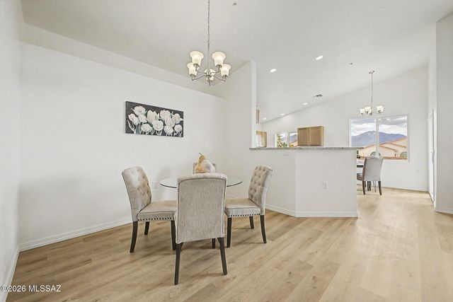 2705 S Chipshot Drive, Green Valley, AZ 85614