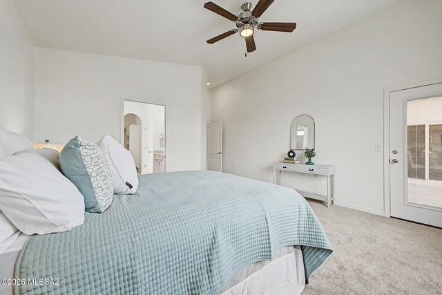 2705 S Chipshot Drive, Green Valley, AZ 85614
