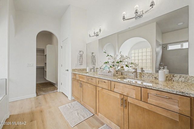 2705 S Chipshot Drive, Green Valley, AZ 85614