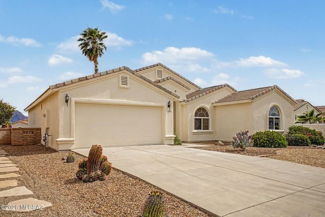2705 S Chipshot Drive, Green Valley, AZ 85614