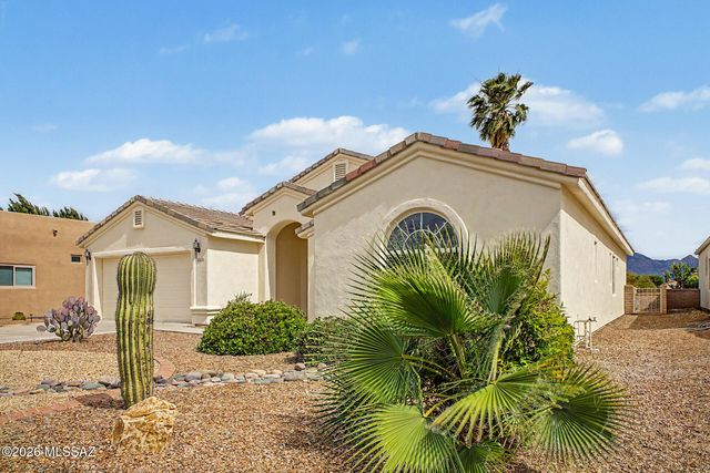 2705 S Chipshot Drive, Green Valley, AZ 85614