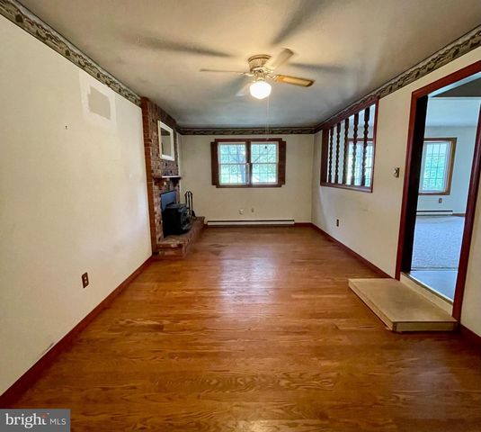 450 PLUNKERT RD, Littlestown, PA 17340