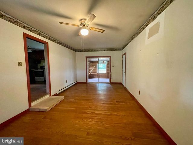 450 PLUNKERT RD, Littlestown, PA 17340