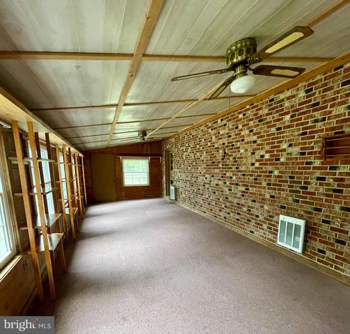450 PLUNKERT RD, Littlestown, PA 17340