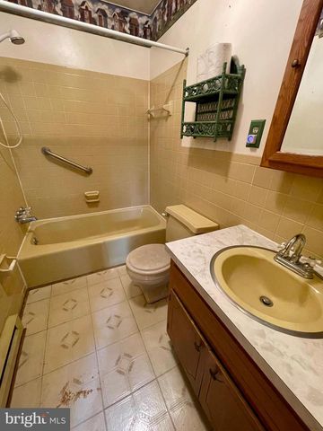 450 PLUNKERT RD, Littlestown, PA 17340