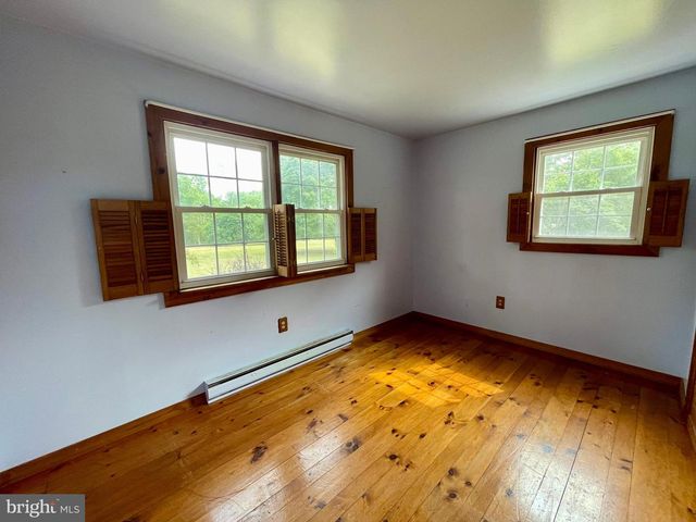 450 PLUNKERT RD, Littlestown, PA 17340