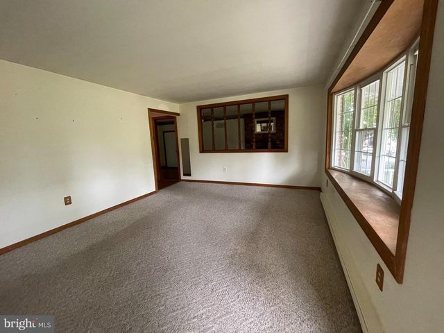 450 PLUNKERT RD, Littlestown, PA 17340
